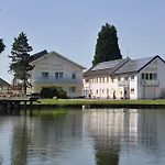 Und Haunschmid Han/Misafirhane 3*