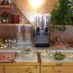 Und Haunschmid Han/Misafirhane 3*